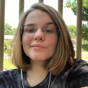 Meet your Posher, Claire